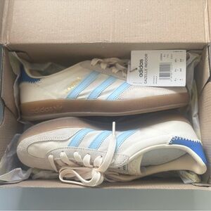 Super cute brand new Gazelle adidas “off white clear sky”